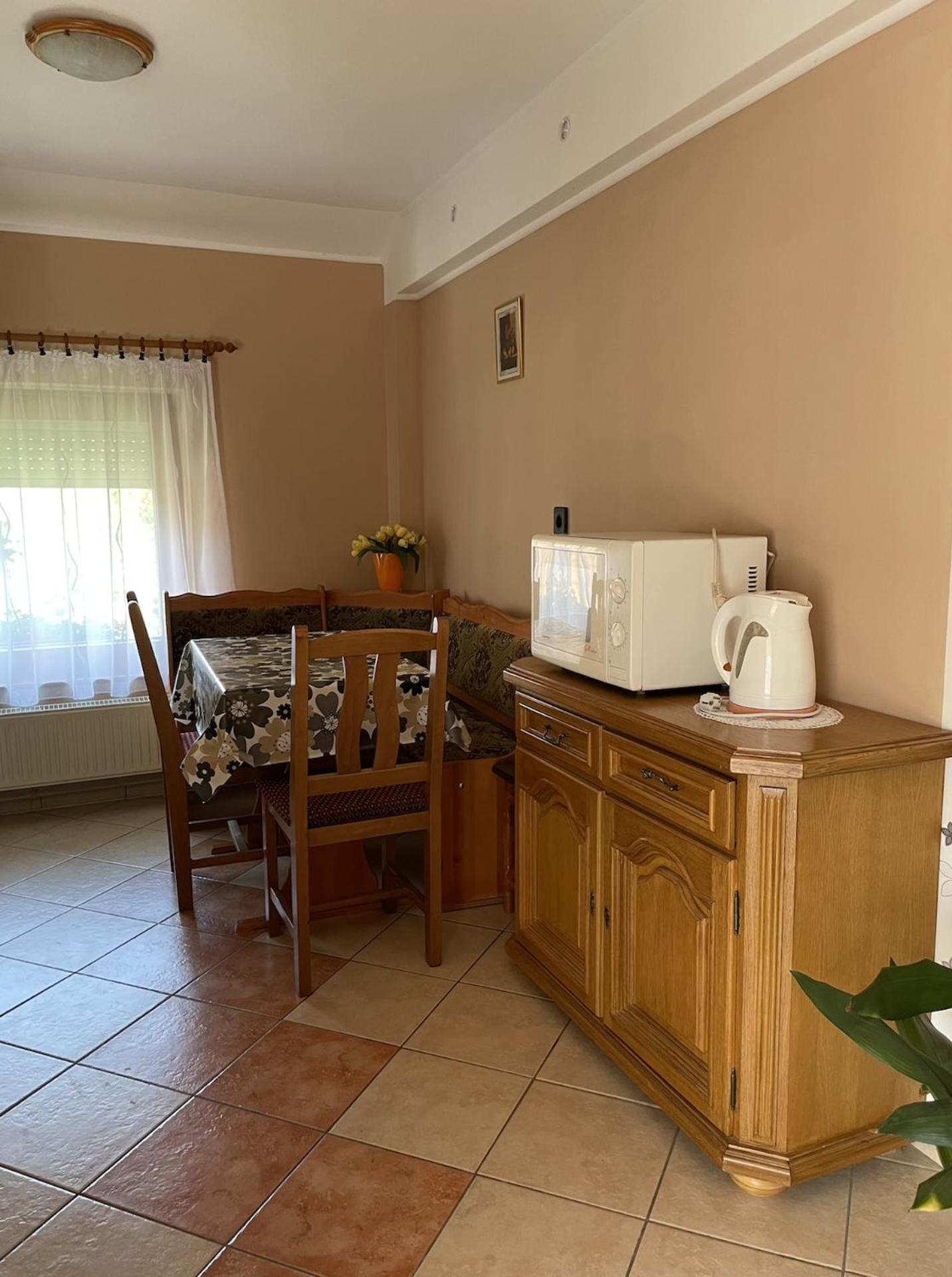 Rozmann Family Panzio & Apartmanhaz Sarvar Exterior photo